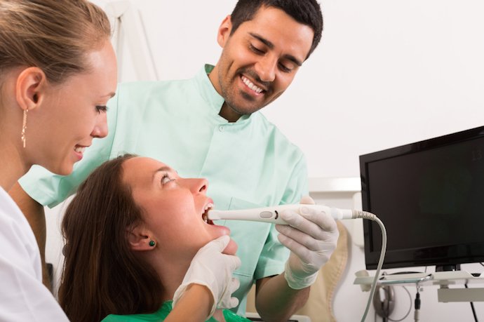 What Does a Dental Nurse Do?